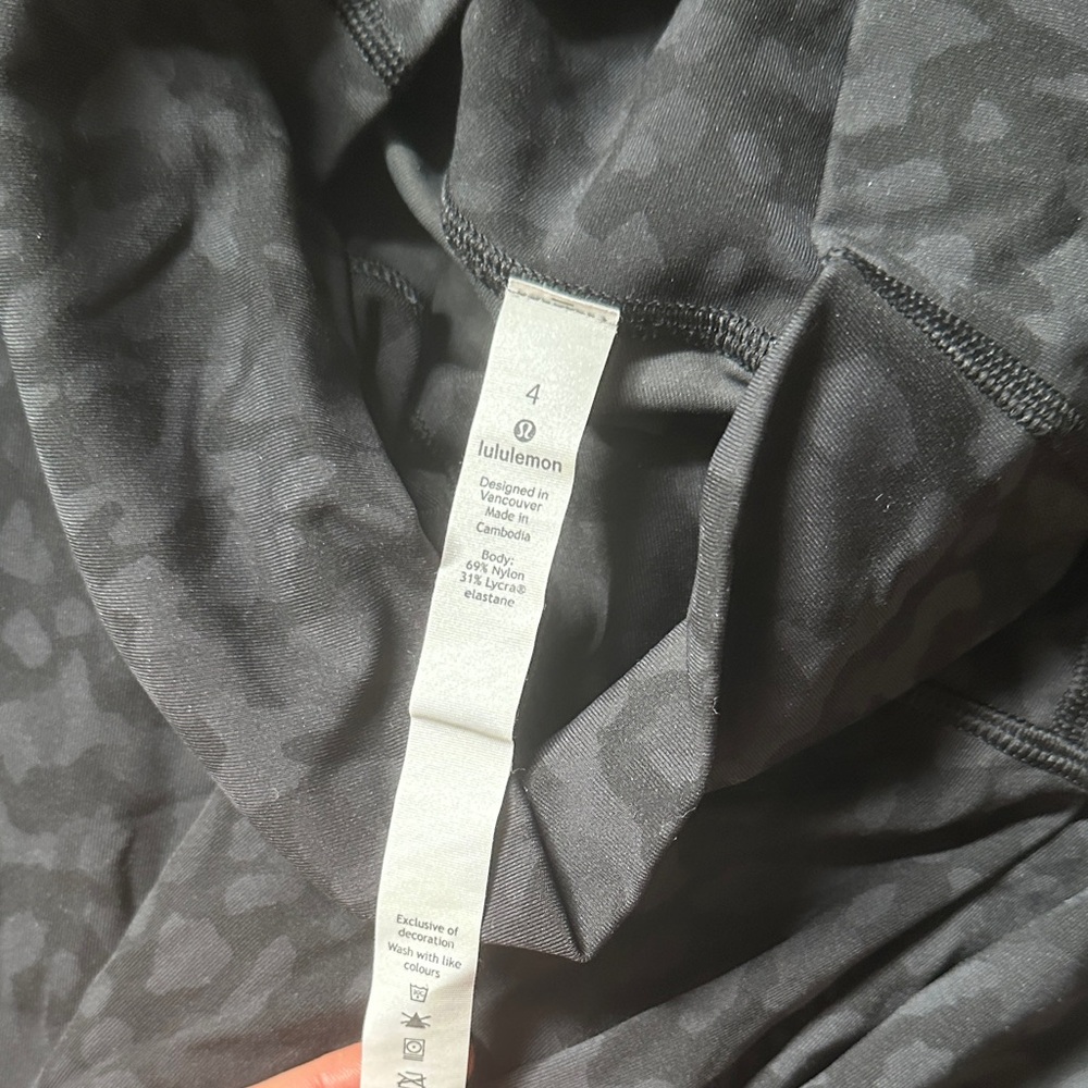 Lululemon Wunder Under Black Patterned Leggings - image 5